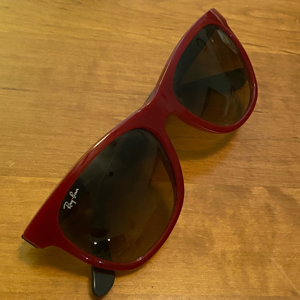 Ray-Ban Wayfairer red with grey